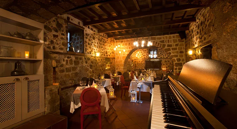 Du Bastion Fine Dining Restaurant